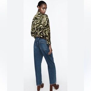 Zara print button down blouse shirt size M